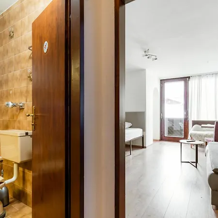 Alpine Escape With Kitzsteinhorn View